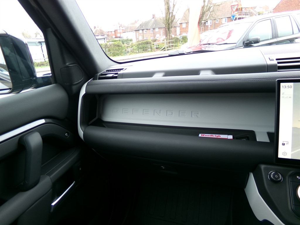 Used Land Rover Defender 2025 for sale - 78067264: Photo 16
