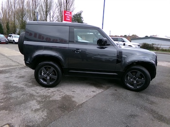 Used Land Rover Defender 2025 for sale - 78067264: Photo