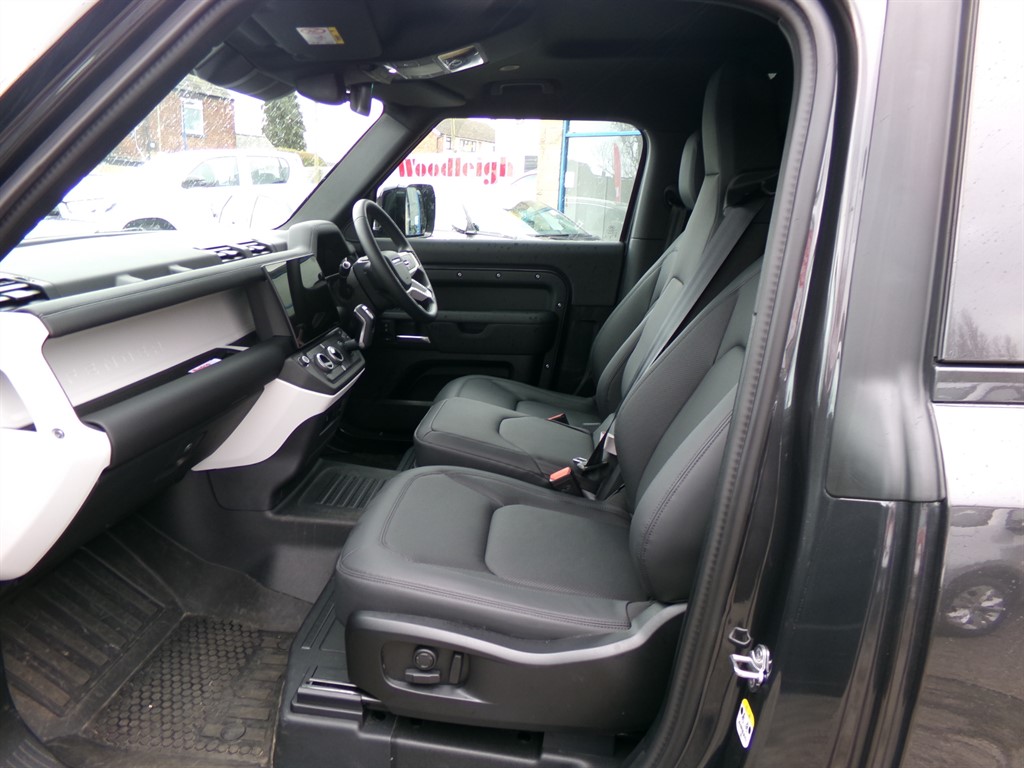 Used Land Rover Defender 2025 for sale - 78067264: Photo 5