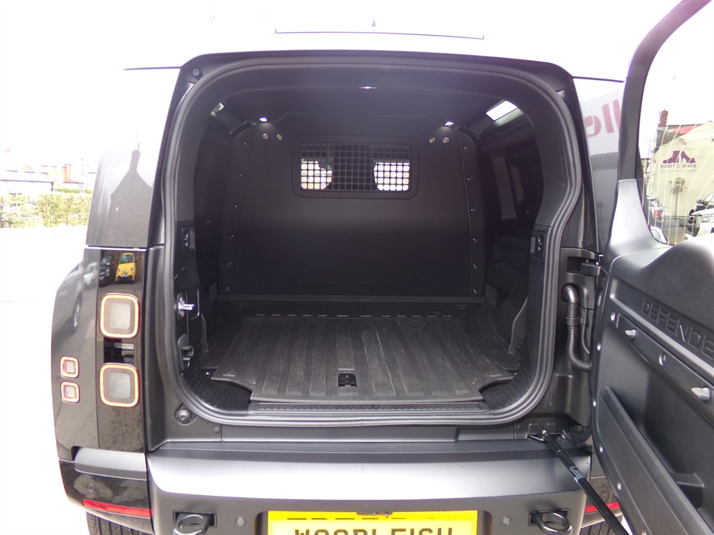 Used Land Rover Defender 2025 for sale - 78067264: Photo 8