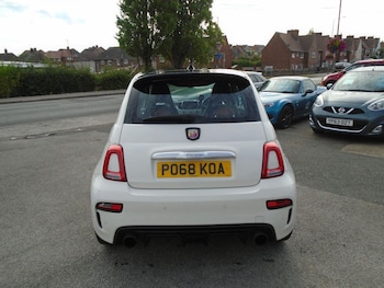 Used Abarth 595 2018 for sale - 75550250: Photo