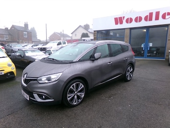 Used Renault Grand Scenic 2018 for sale - 77435377: Photo