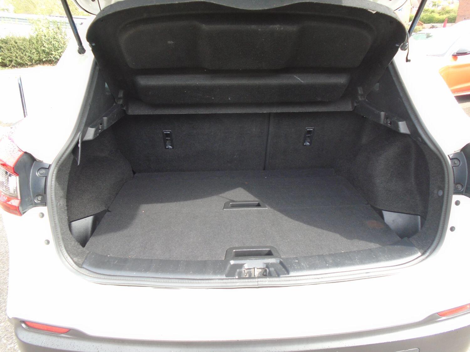 Used Nissan Qashqai 2017 for sale - 76793756: Photo 11