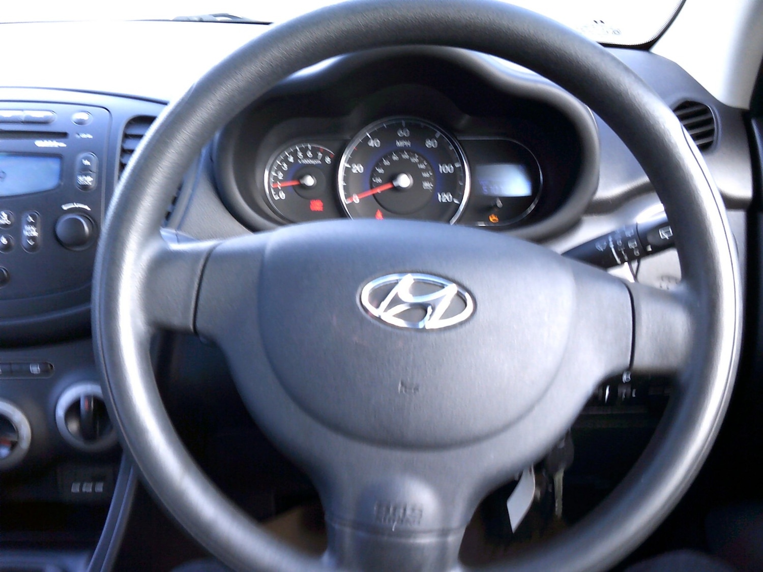 Used Hyundai i10 2012 for sale - 76347240: Photo 10