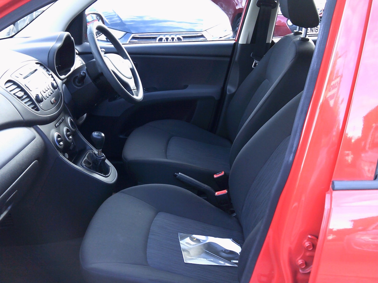 Used Hyundai i10 2012 for sale - 76347240: Photo 7