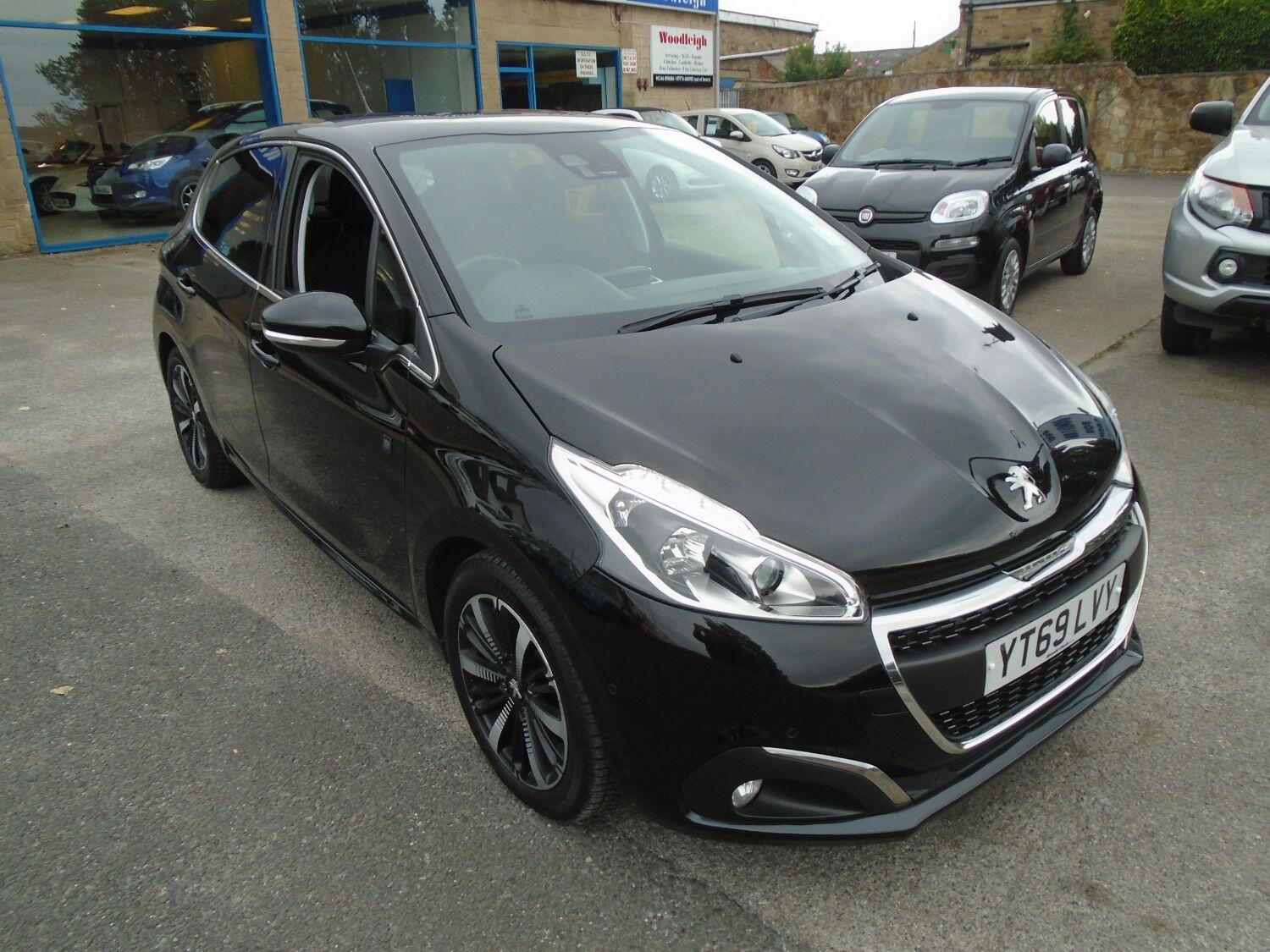 Used Peugeot 208 2019 for sale - 76793758: Photo 2