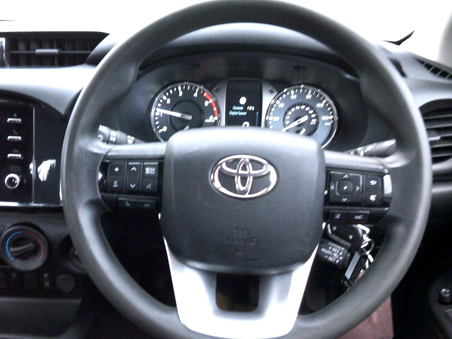 Used Toyota Hilux 2021 for sale - 76455492: Photo 8