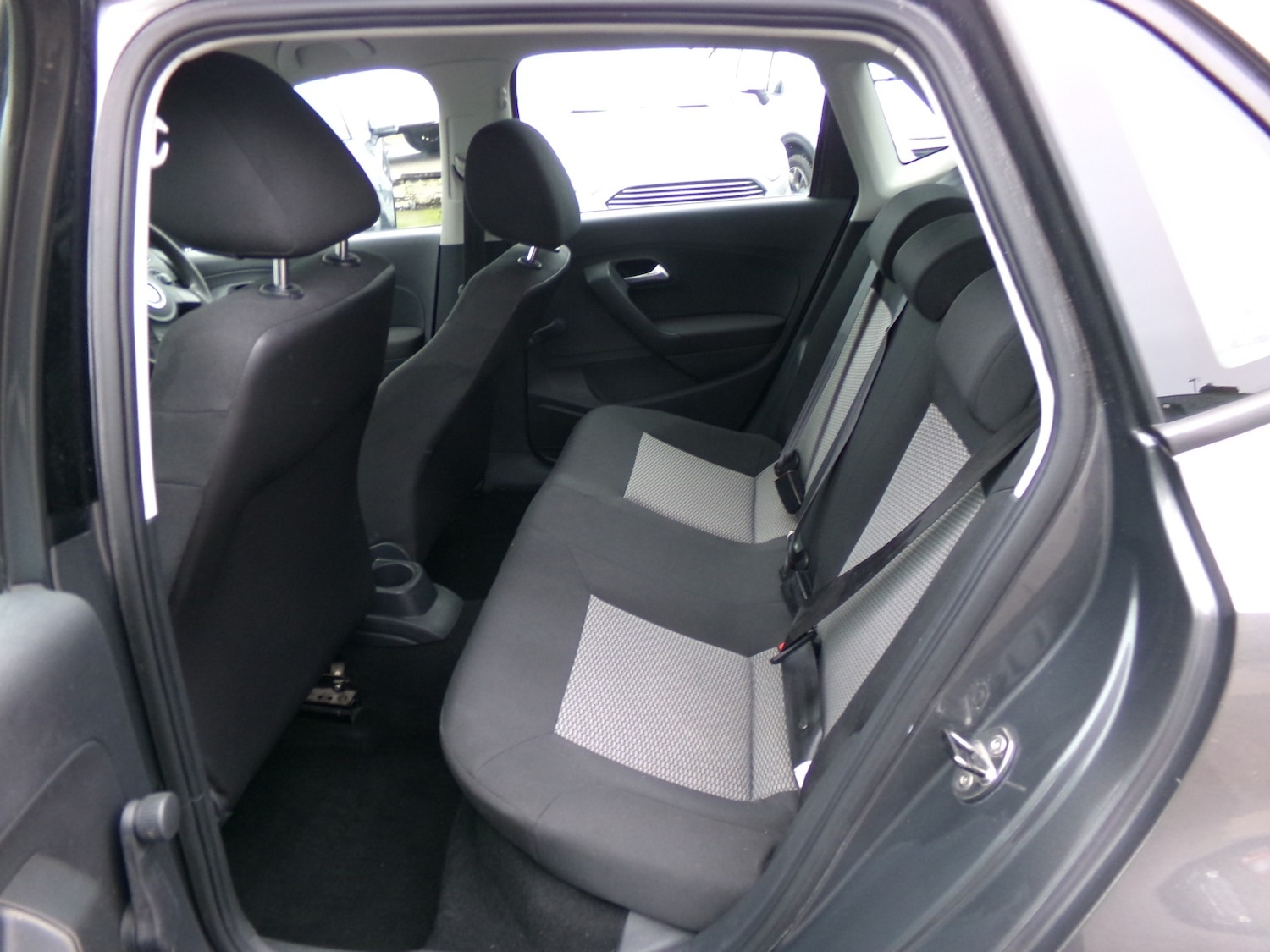 Used Volkswagen Polo 2011 for sale - 77028034: Photo 10