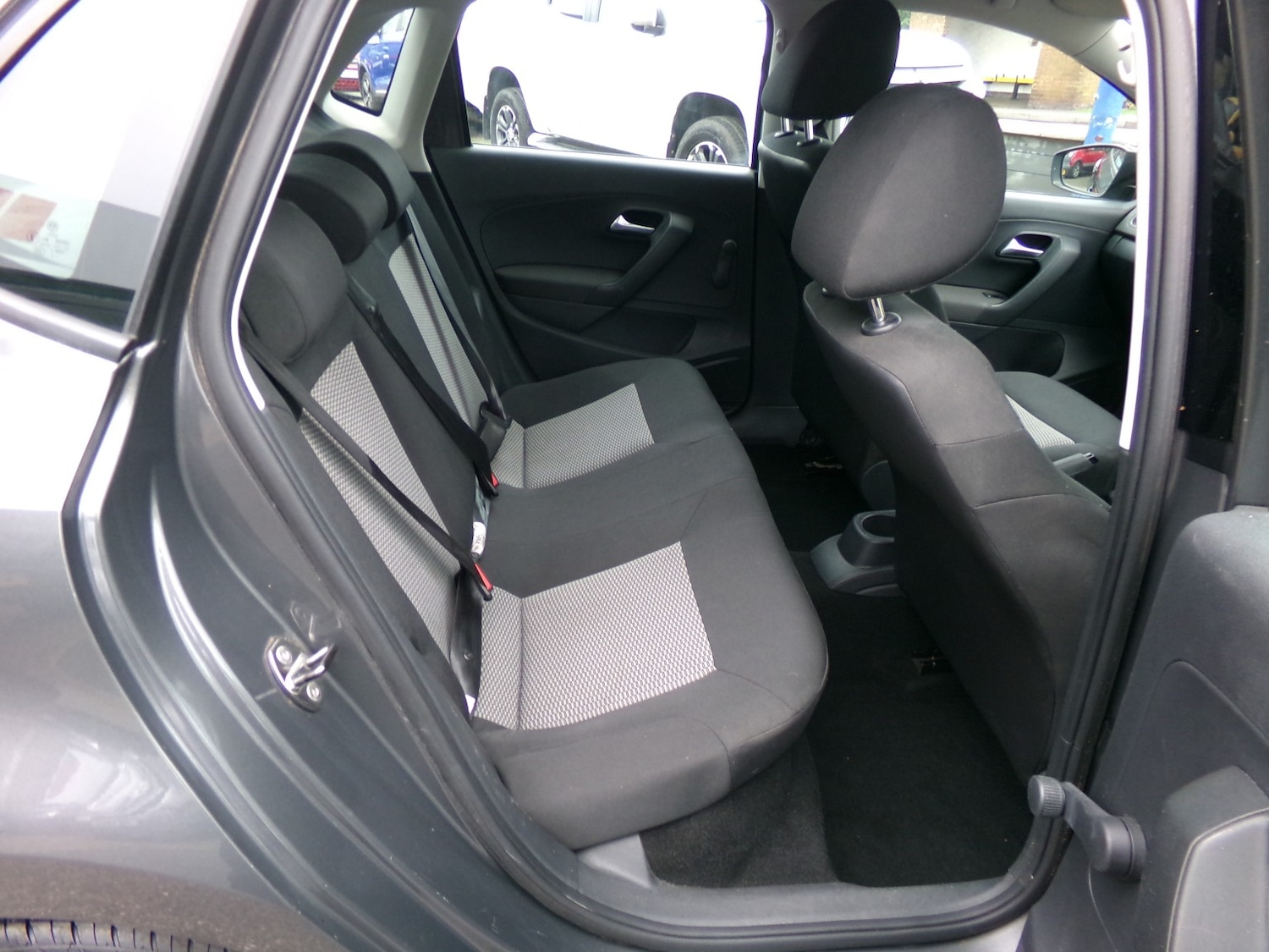 Used Volkswagen Polo 2011 for sale - 77028034: Photo 11