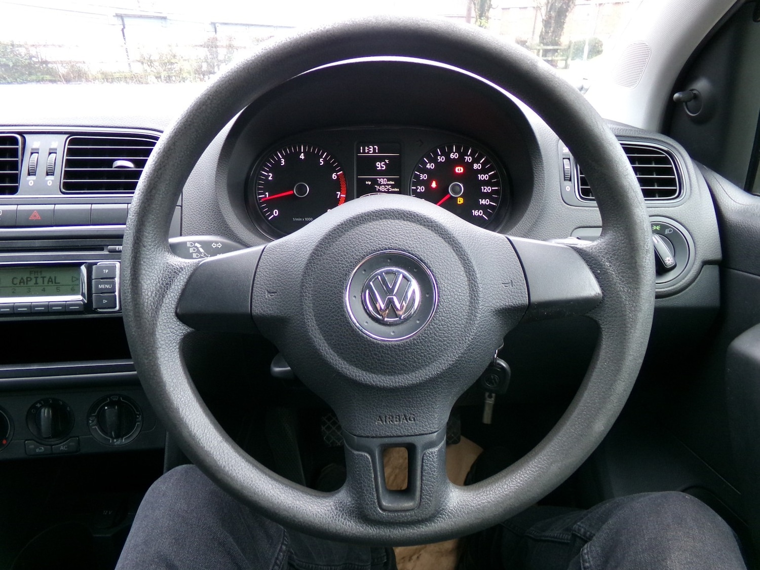 Used Volkswagen Polo 2011 for sale - 77028034: Photo 12