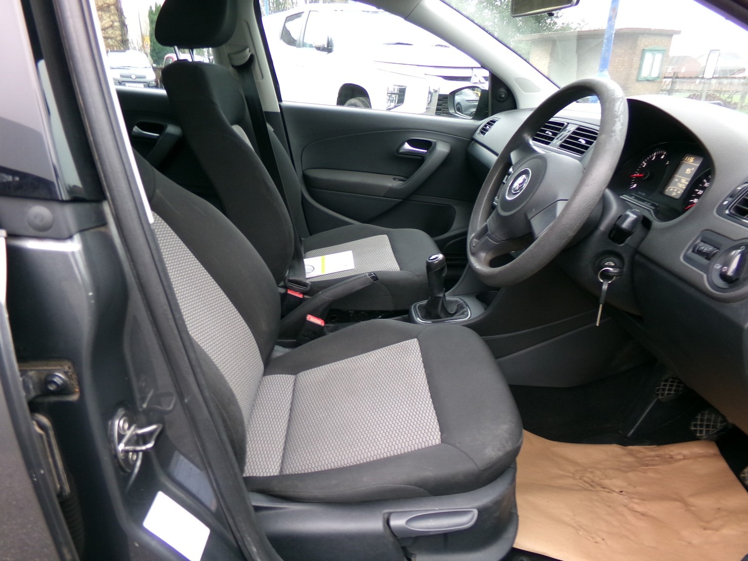 Used Volkswagen Polo 2011 for sale - 77028034: Photo 8