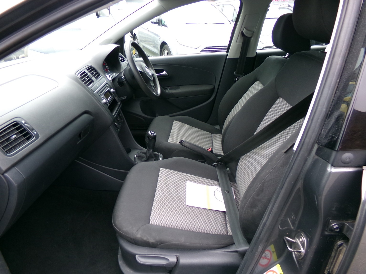 Used Volkswagen Polo 2011 for sale - 77028034: Photo 9