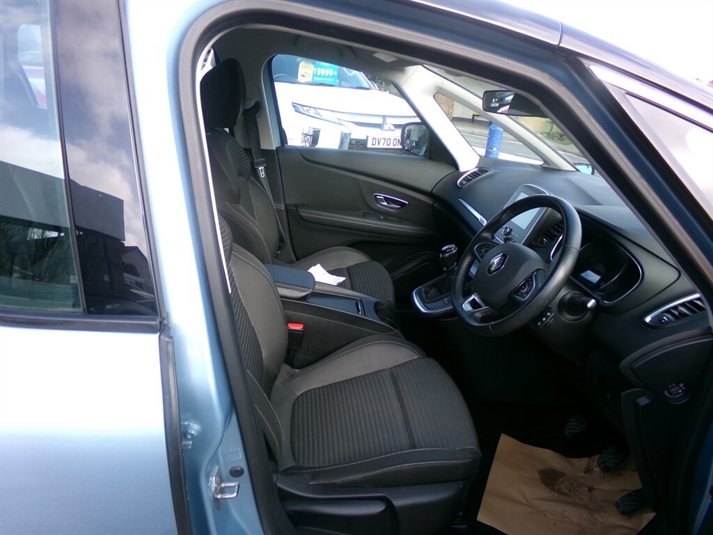 Used Renault Grand Scenic 2019 for sale - 77665329: Photo 7