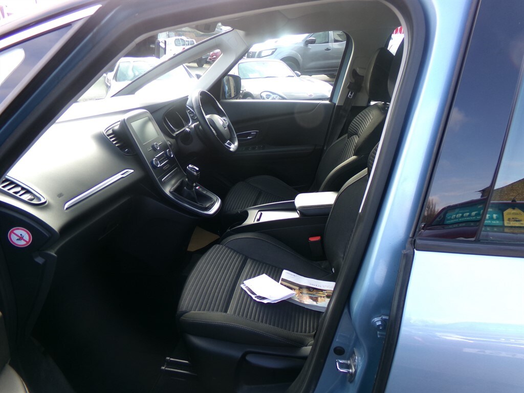 Used Renault Grand Scenic 2019 for sale - 77665329: Photo 8