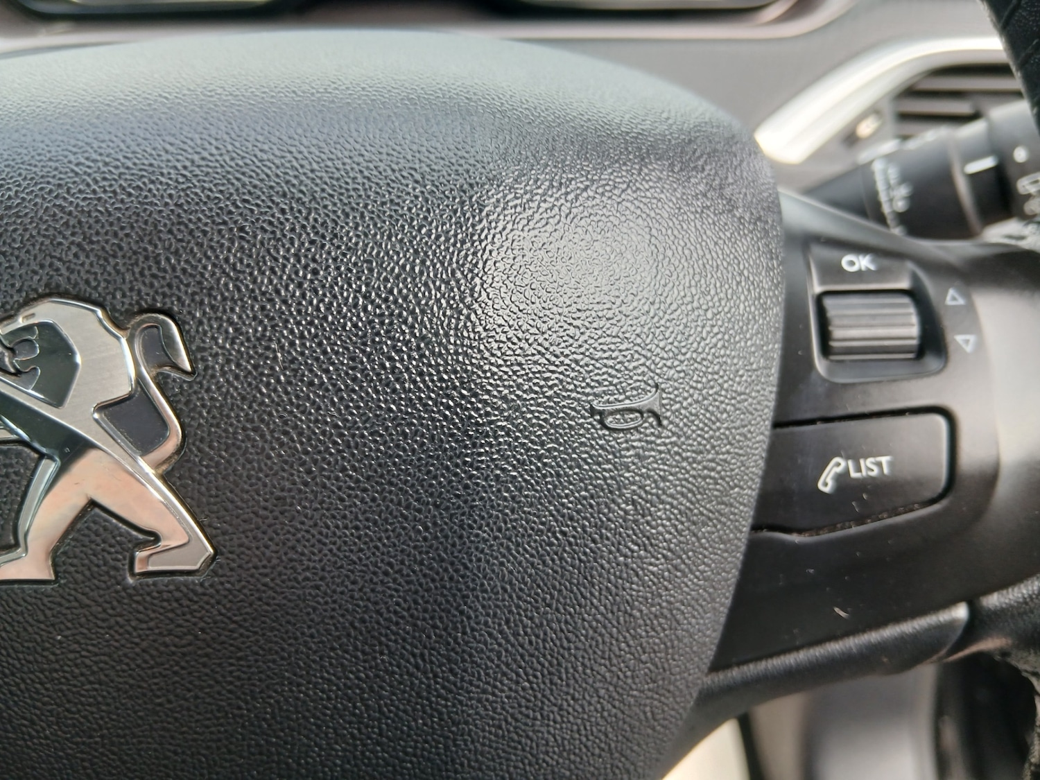 Used Peugeot 2008 2015 for sale - 76554748: Photo 14