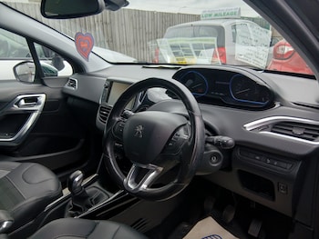 Used Peugeot 2008 2015 for sale - 78859087: Photo