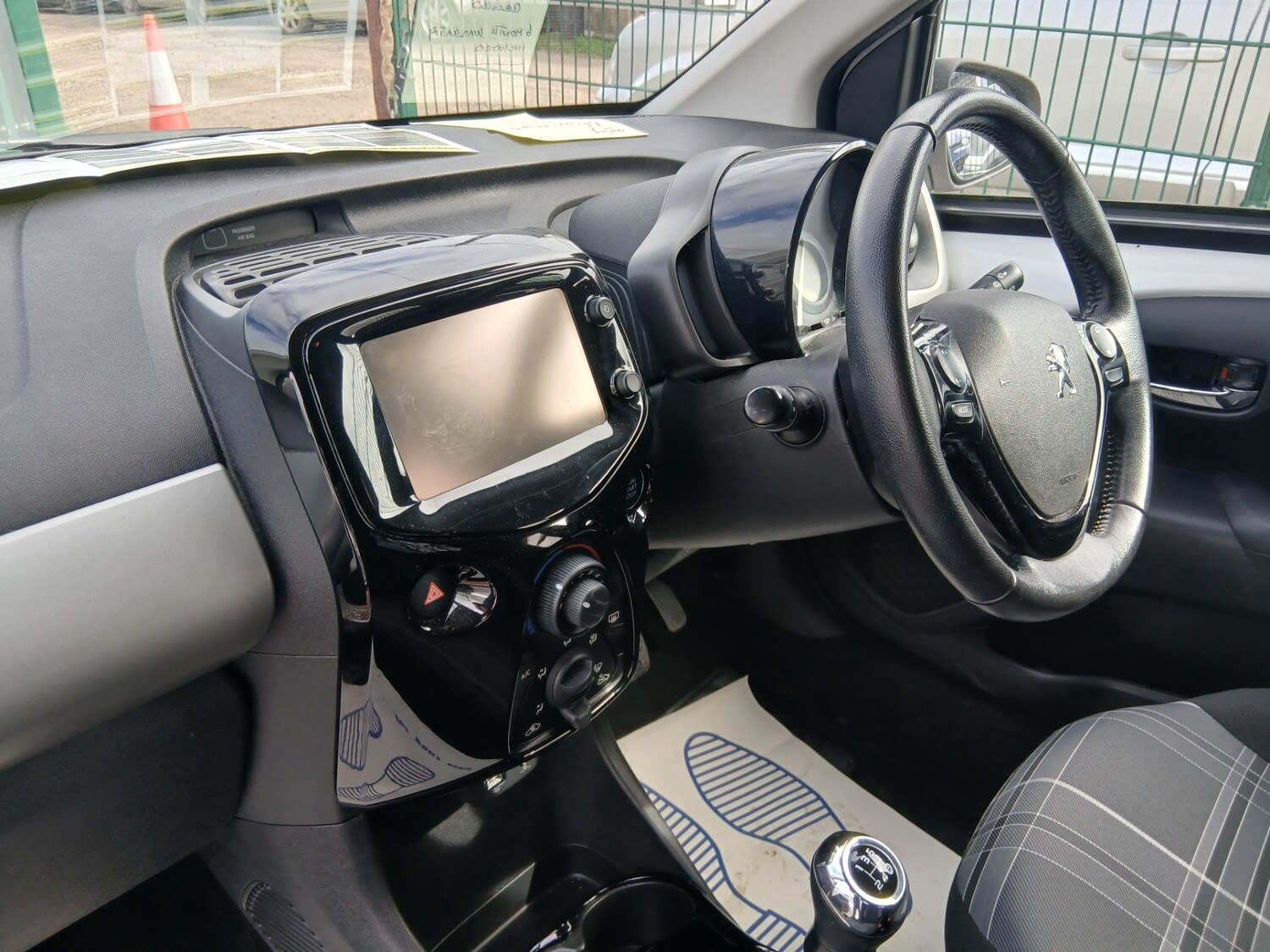 Used Peugeot 108 2016 for sale - 77915791: Photo 11