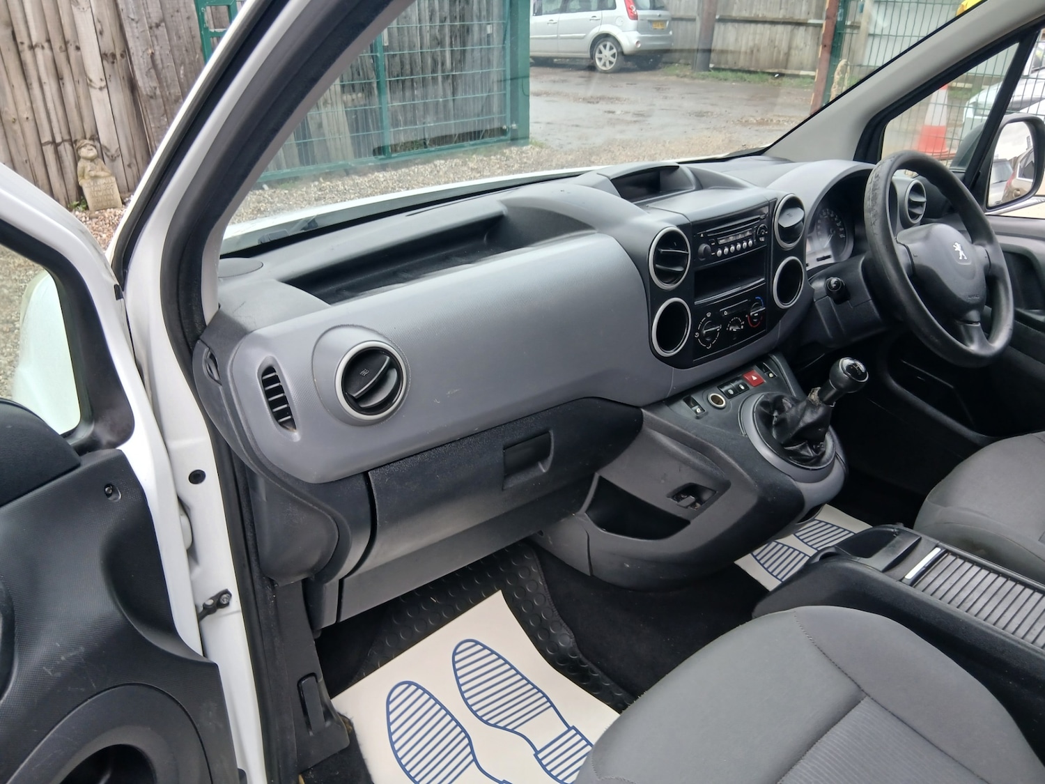 Used Peugeot Partner 2012 for sale - 77529771: Photo 13