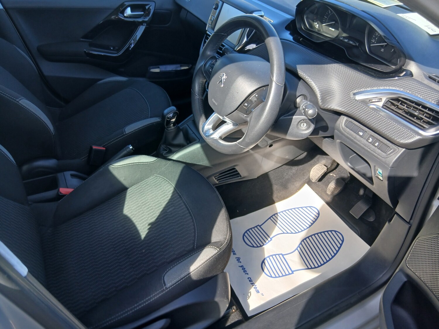 Used Peugeot 208 2015 for sale - 77973911: Photo 12