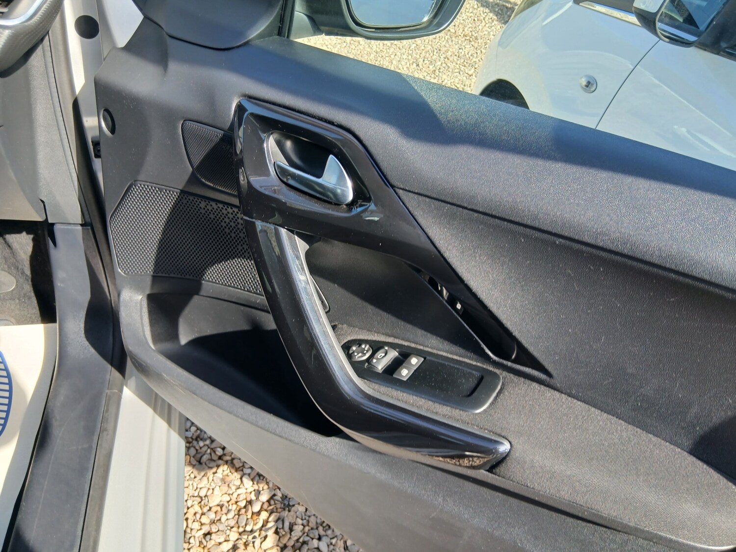 Used Peugeot 208 2015 for sale - 77973911: Photo 16