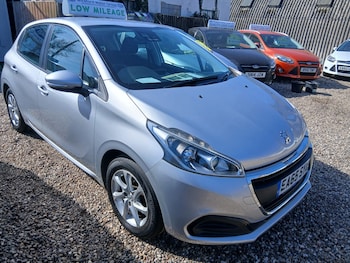 Used Peugeot 208 2015 for sale - 77973911: Photo