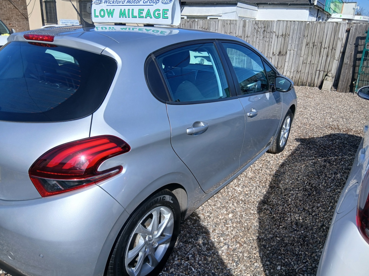 Used Peugeot 208 2015 for sale - 77973911: Photo 2