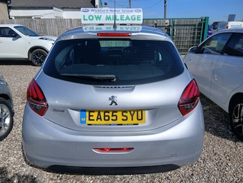 Used Peugeot 208 2015 for sale - 77973911: Photo