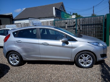 Used Ford Fiesta 2015 for sale - 78390805: Photo