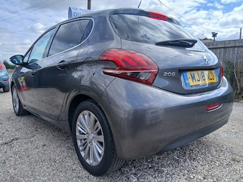 Used Peugeot 208 2018 for sale - 75535867: Photo