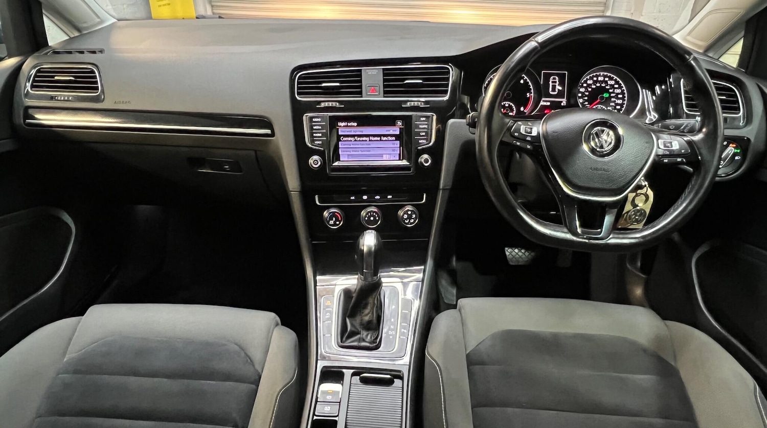 Used Volkswagen Golf 2014 for sale - 76752965: Photo 9