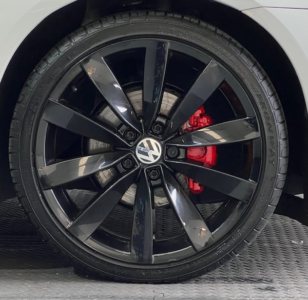 Used Volkswagen Scirocco 2017 for sale - 76234475: Photo 4