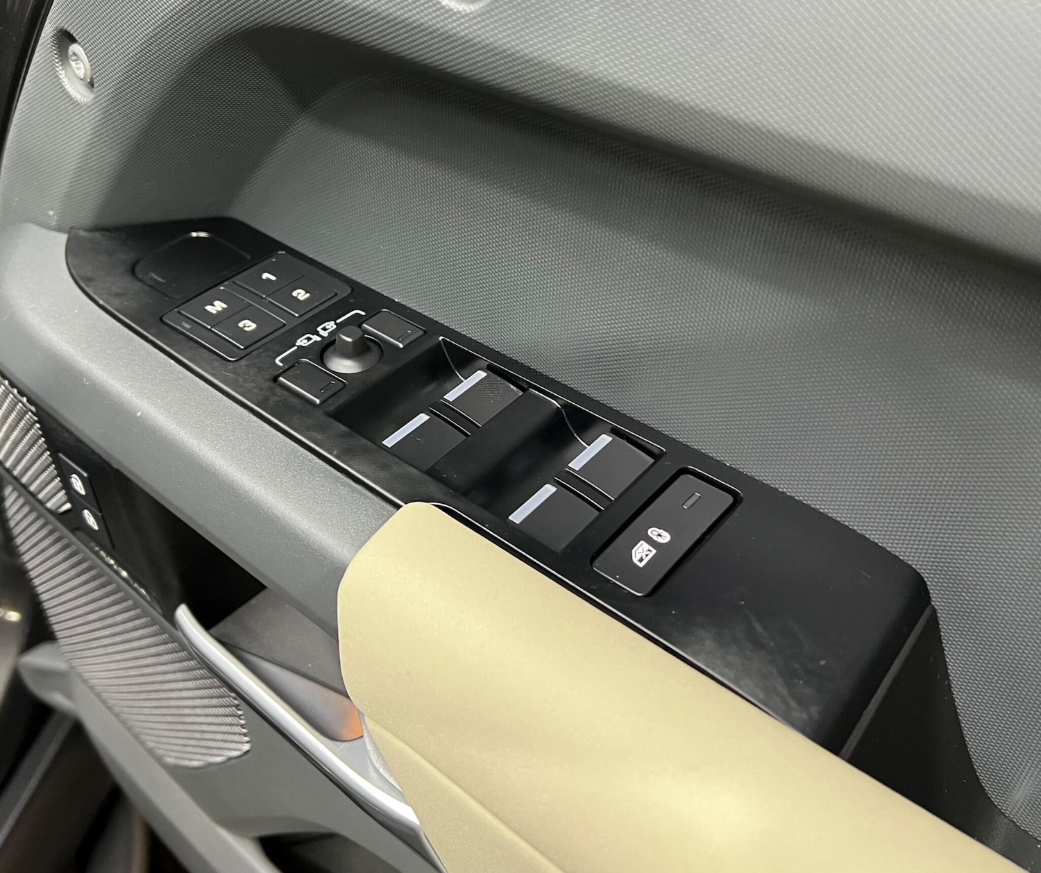 Used Land Rover Defender 110 2022 for sale - 76607102: Photo 20