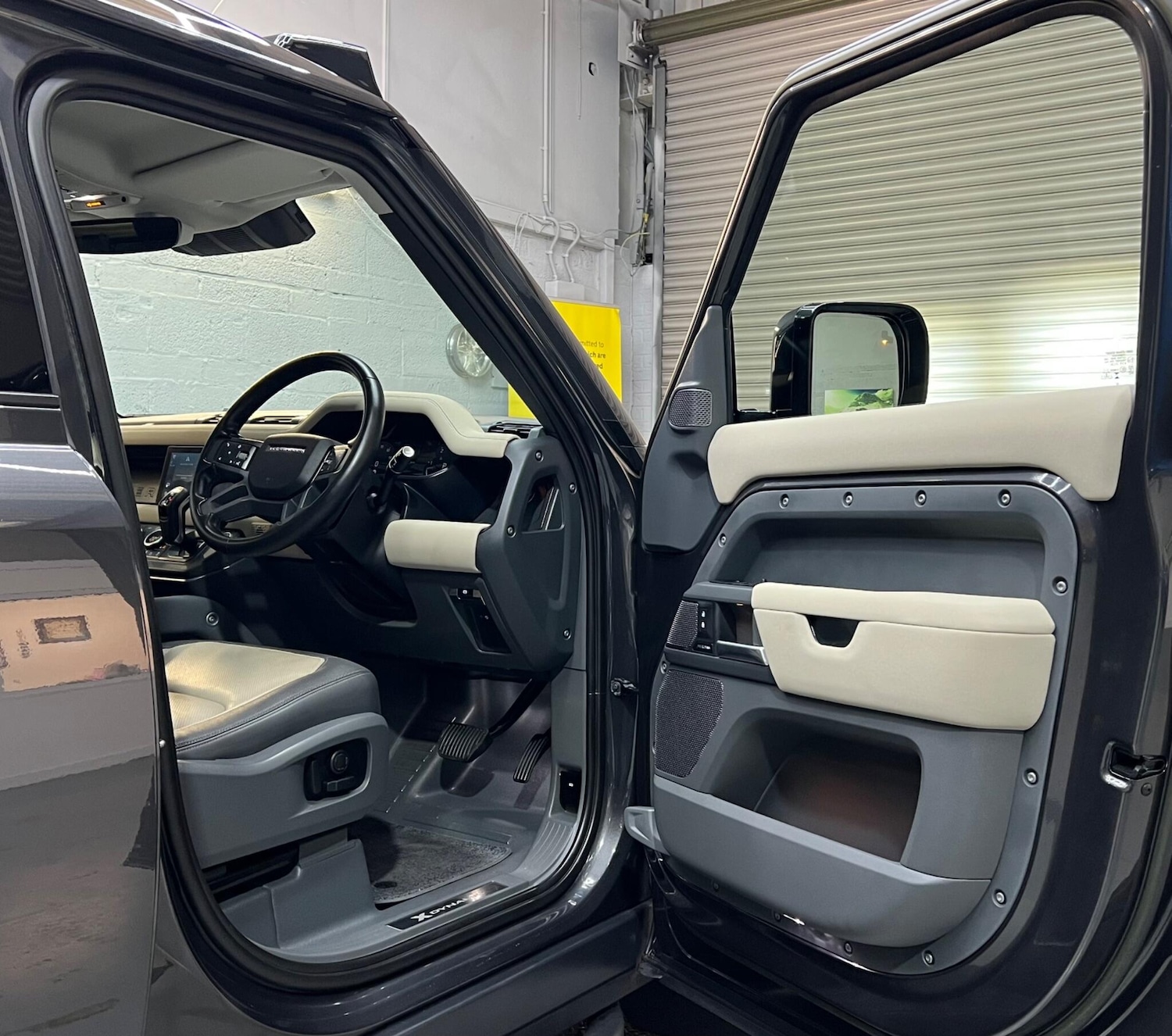 Used Land Rover Defender 110 2022 for sale - 76607102: Photo 24