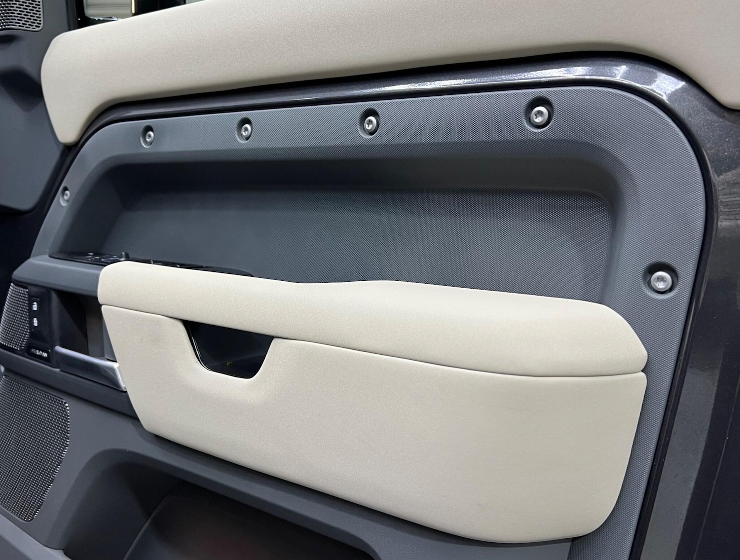 Used Land Rover Defender 110 2022 for sale - 76607102: Photo 25