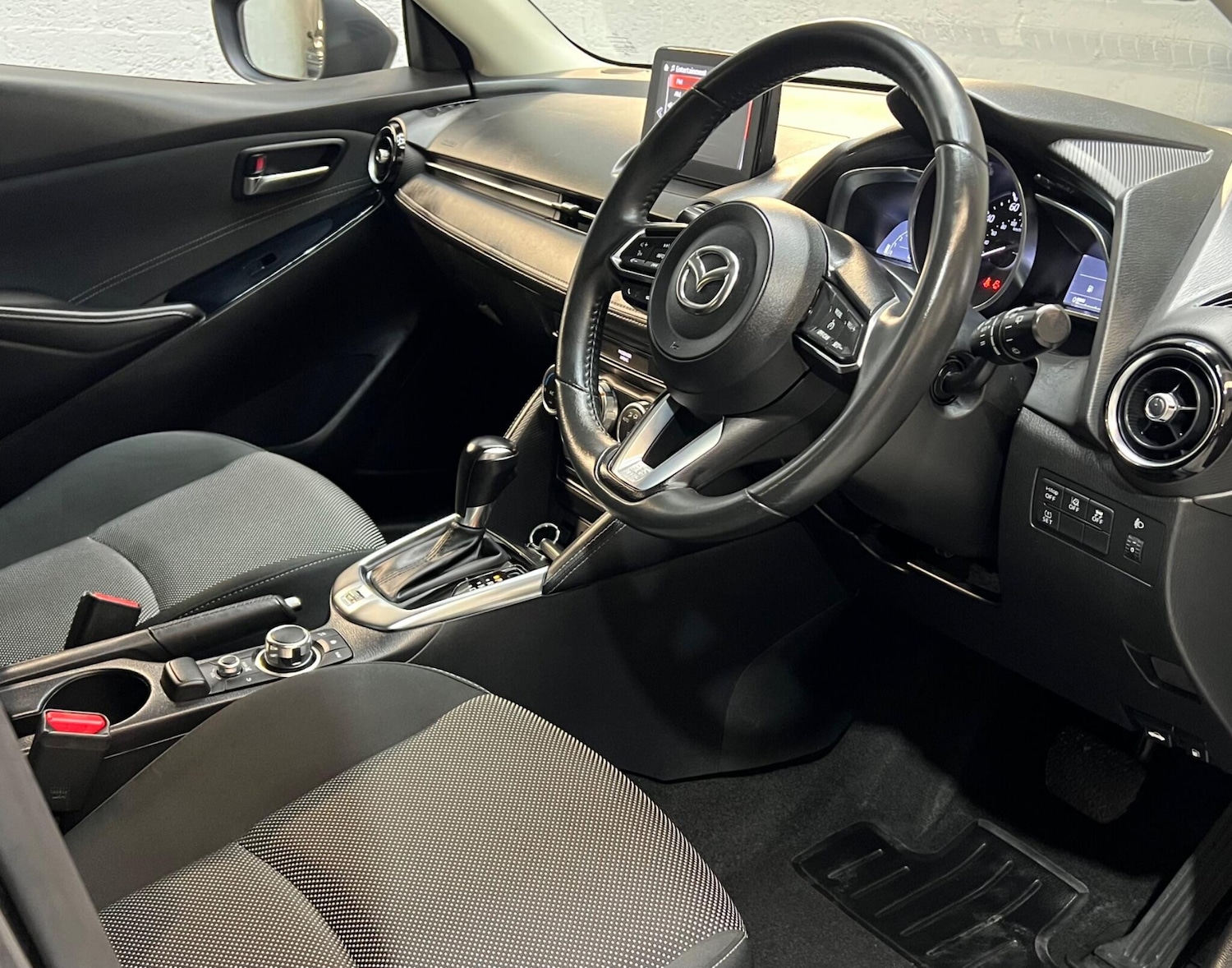 Used Mazda Mazda2 2018 for sale - 77633101: Photo 13