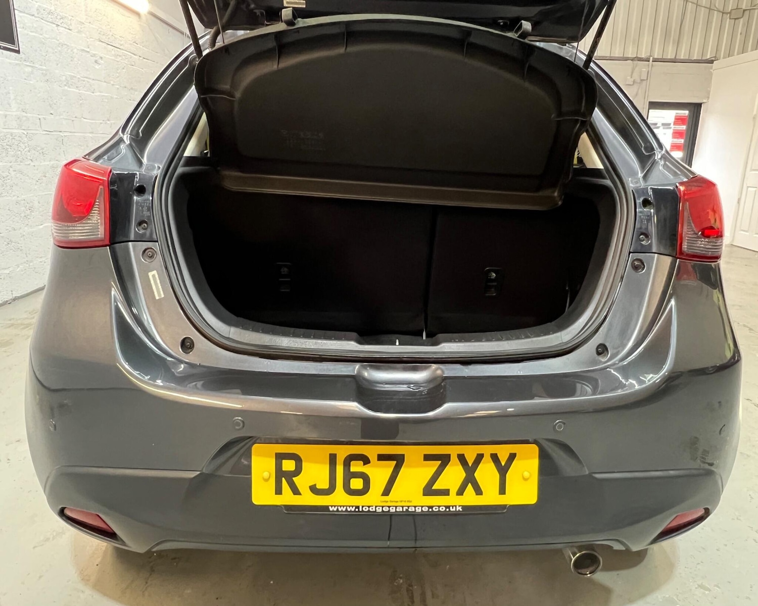 Used Mazda Mazda2 2018 for sale - 77633101: Photo 32