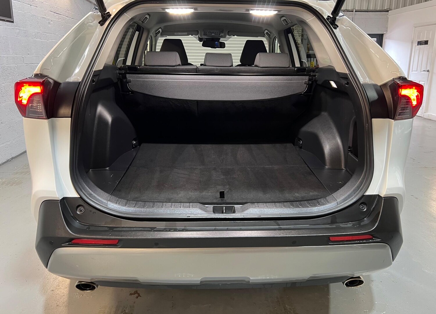 Used Toyota RAV4 2022 for sale - 77893097: Photo 32