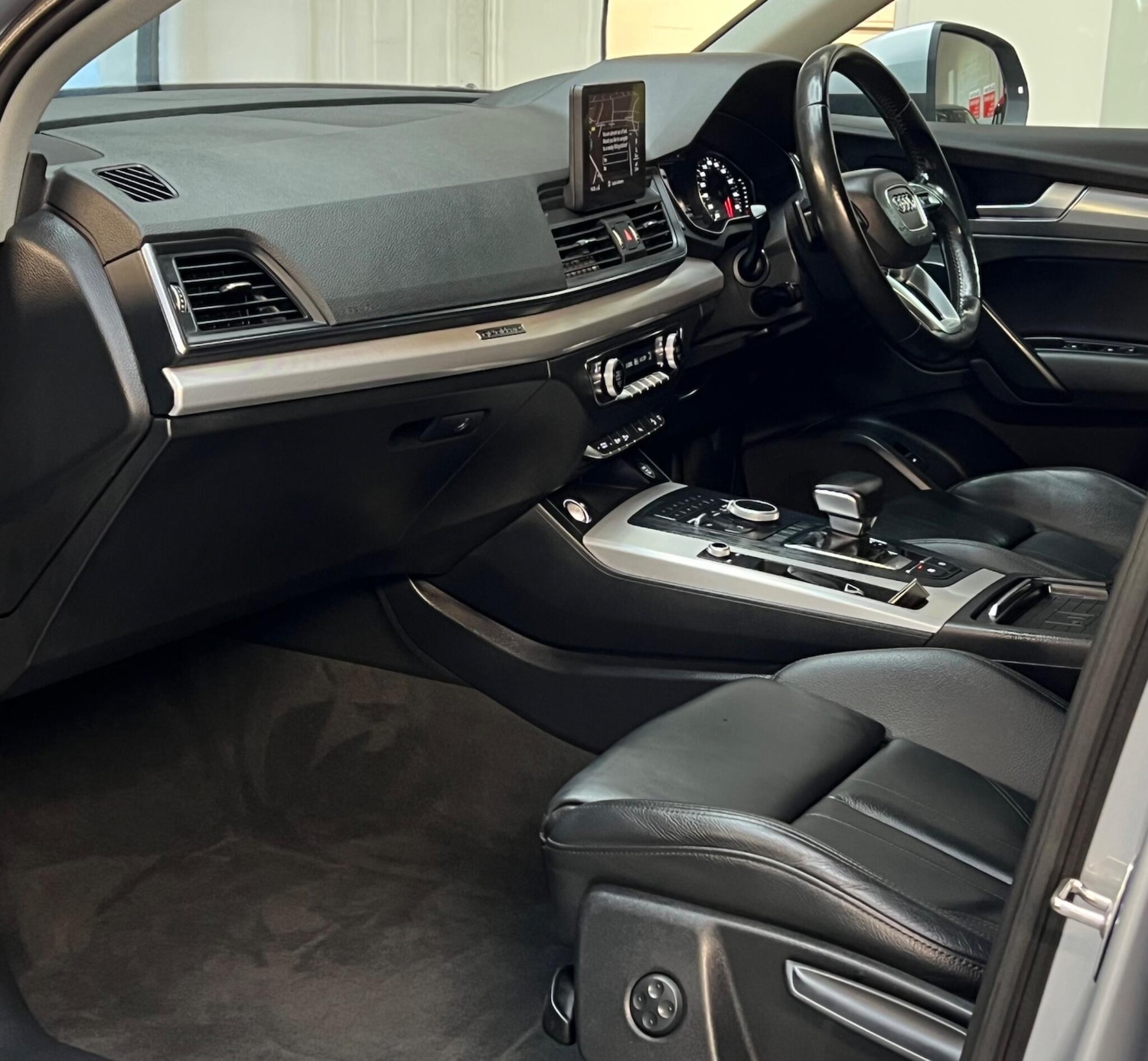 Used Audi Q5 2017 for sale - 77396147: Photo 41