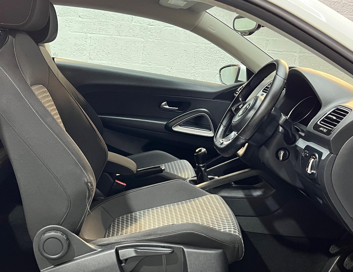 Used Volkswagen Scirocco 2015 for sale - 76619948: Photo 14