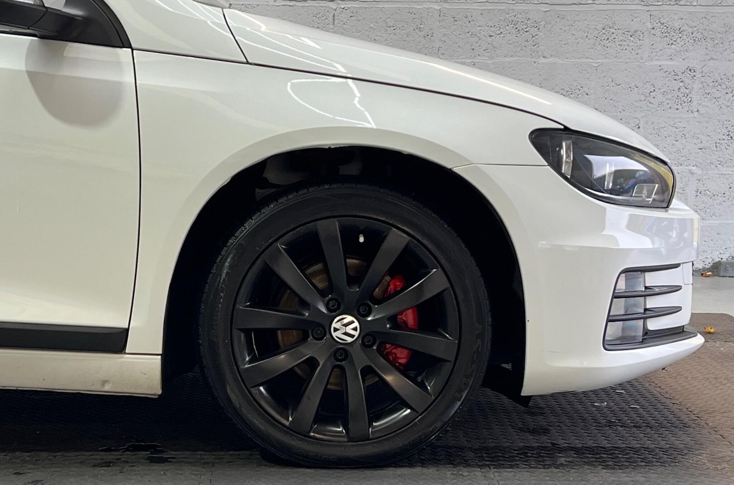 Used Volkswagen Scirocco 2015 for sale - 76619948: Photo 4