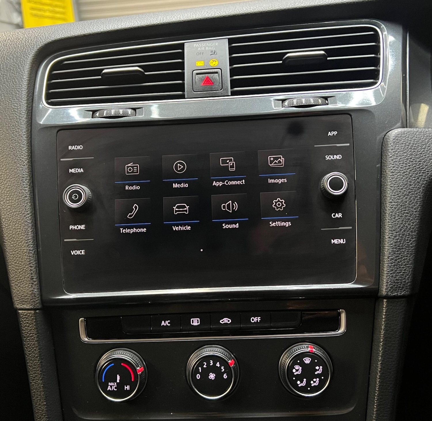 Used Volkswagen Golf 2018 for sale - 77633605: Photo 18