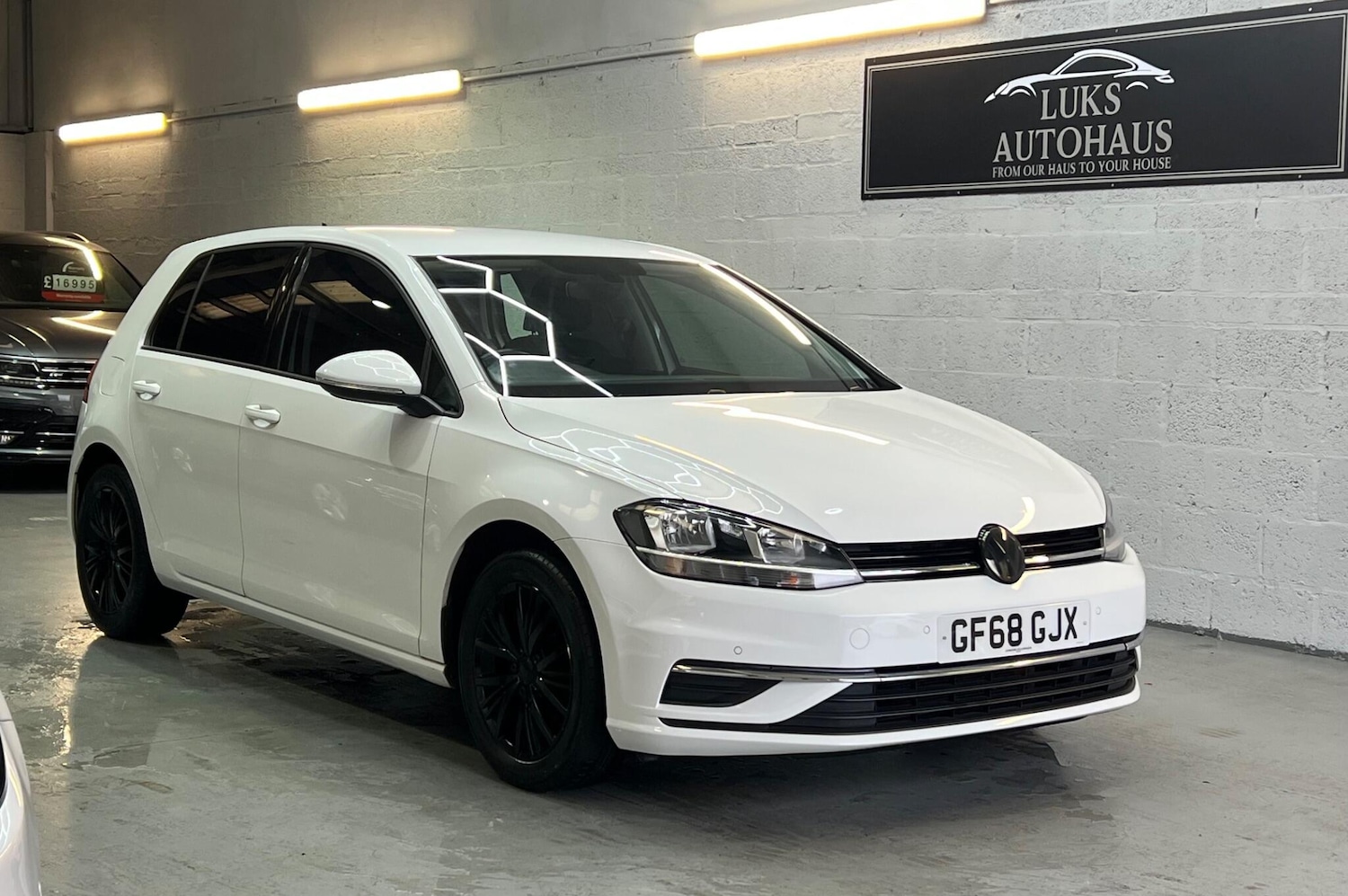 Used Volkswagen Golf 2018 for sale - 77633605: Photo 2