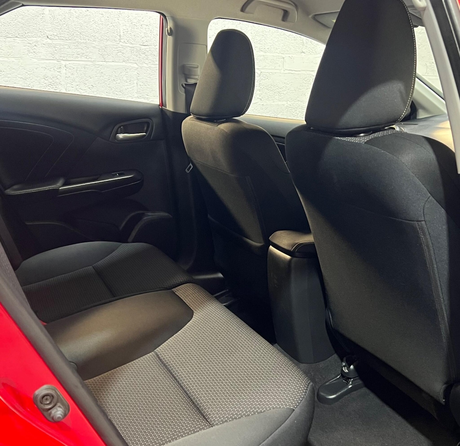 Used Honda Civic 2016 for sale - 76935937: Photo 17