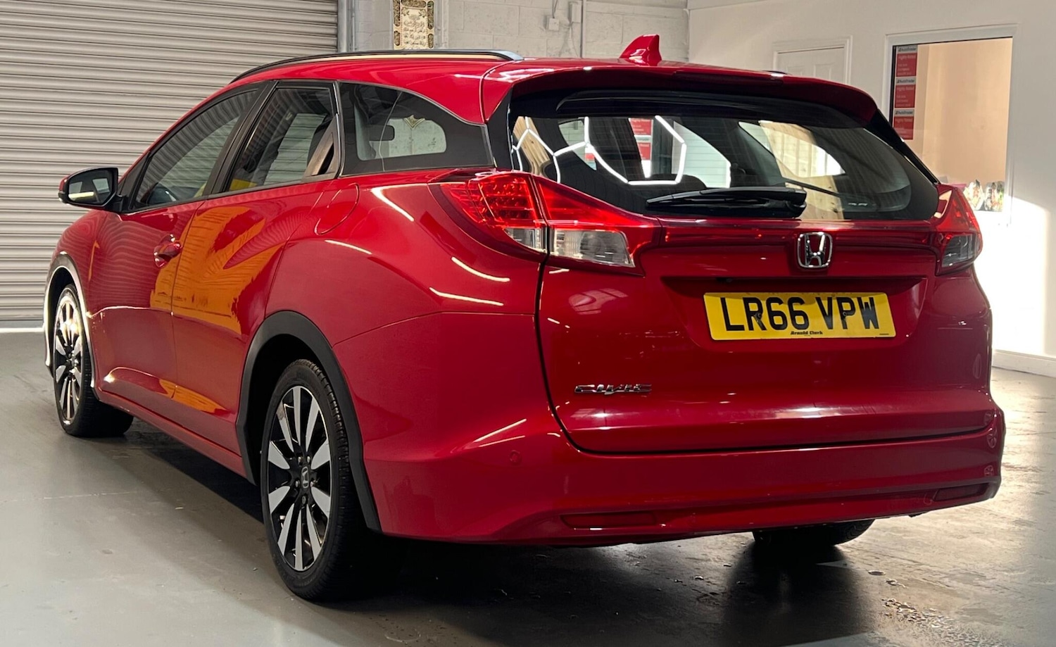 Used Honda Civic 2016 for sale - 76935937: Photo 4