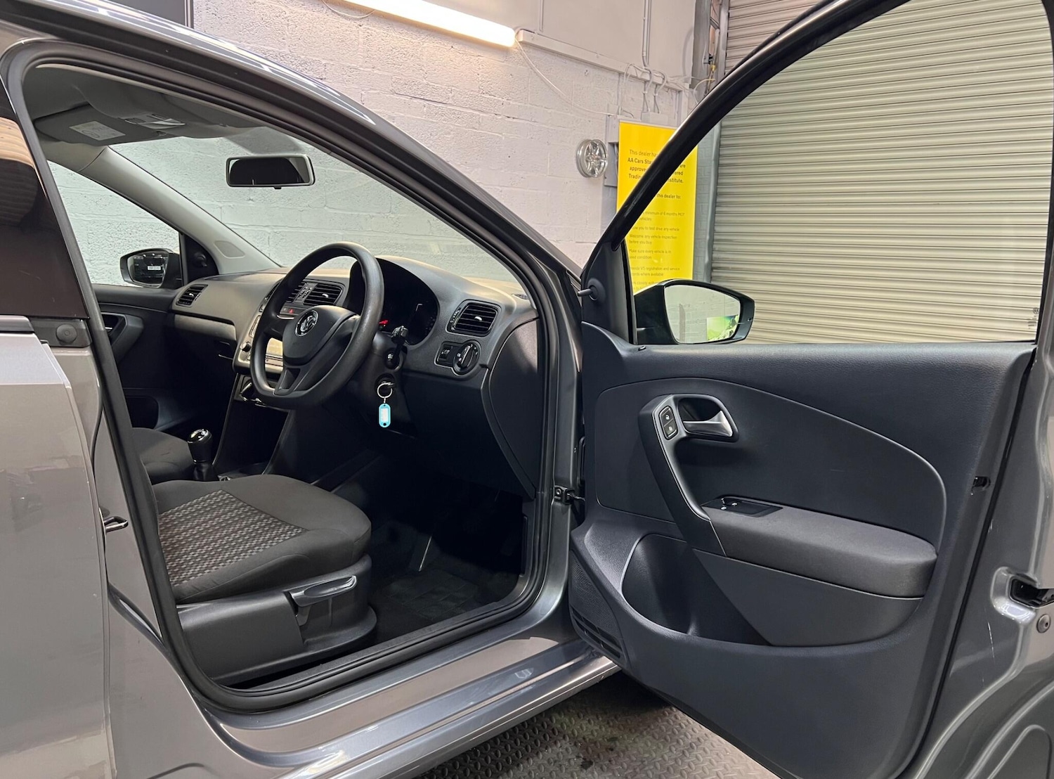 Used Volkswagen Polo 2014 for sale - 76377494: Photo 6