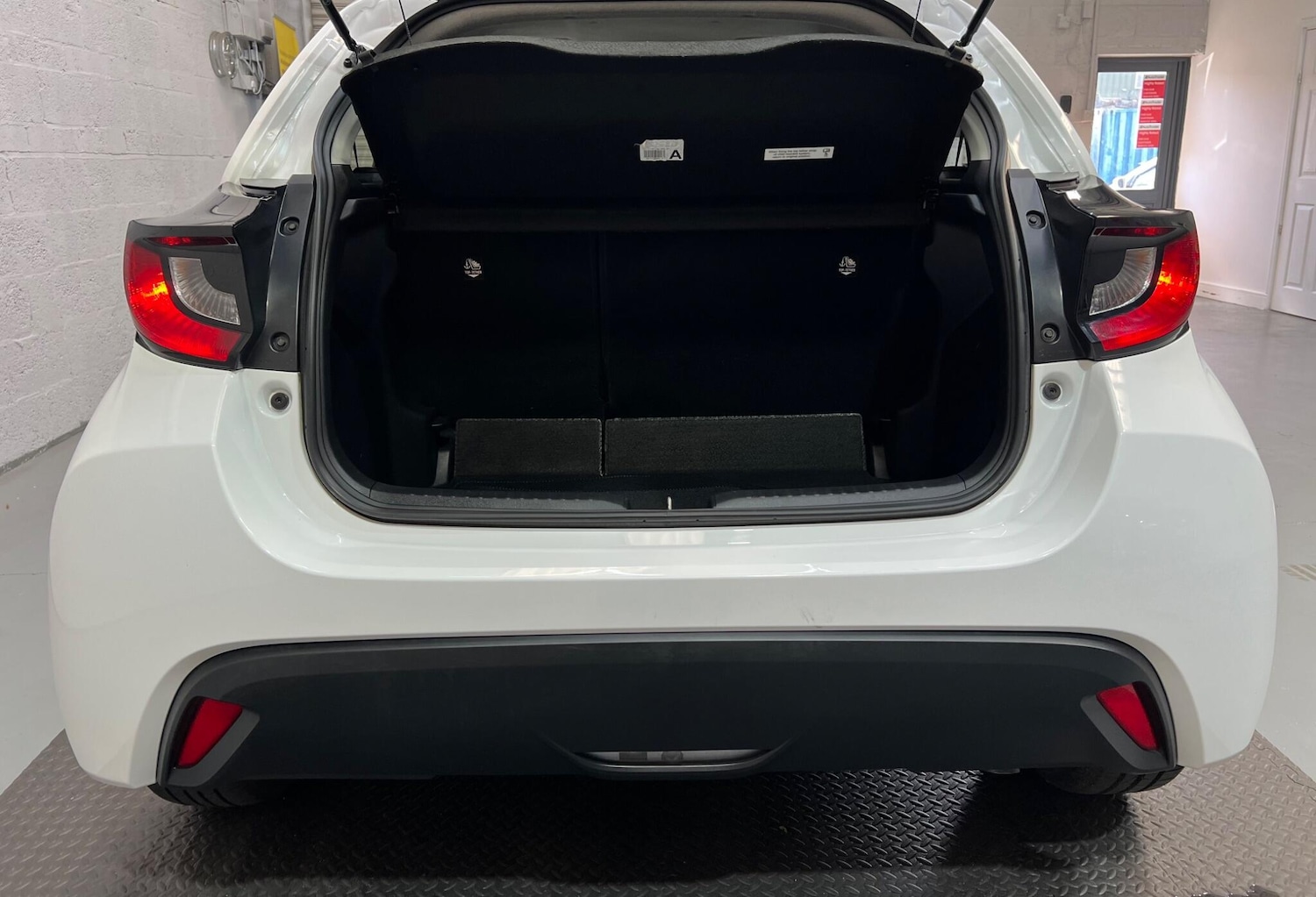 Used Mazda Mazda2 HYBRID 2023 for sale - 77155775: Photo 28