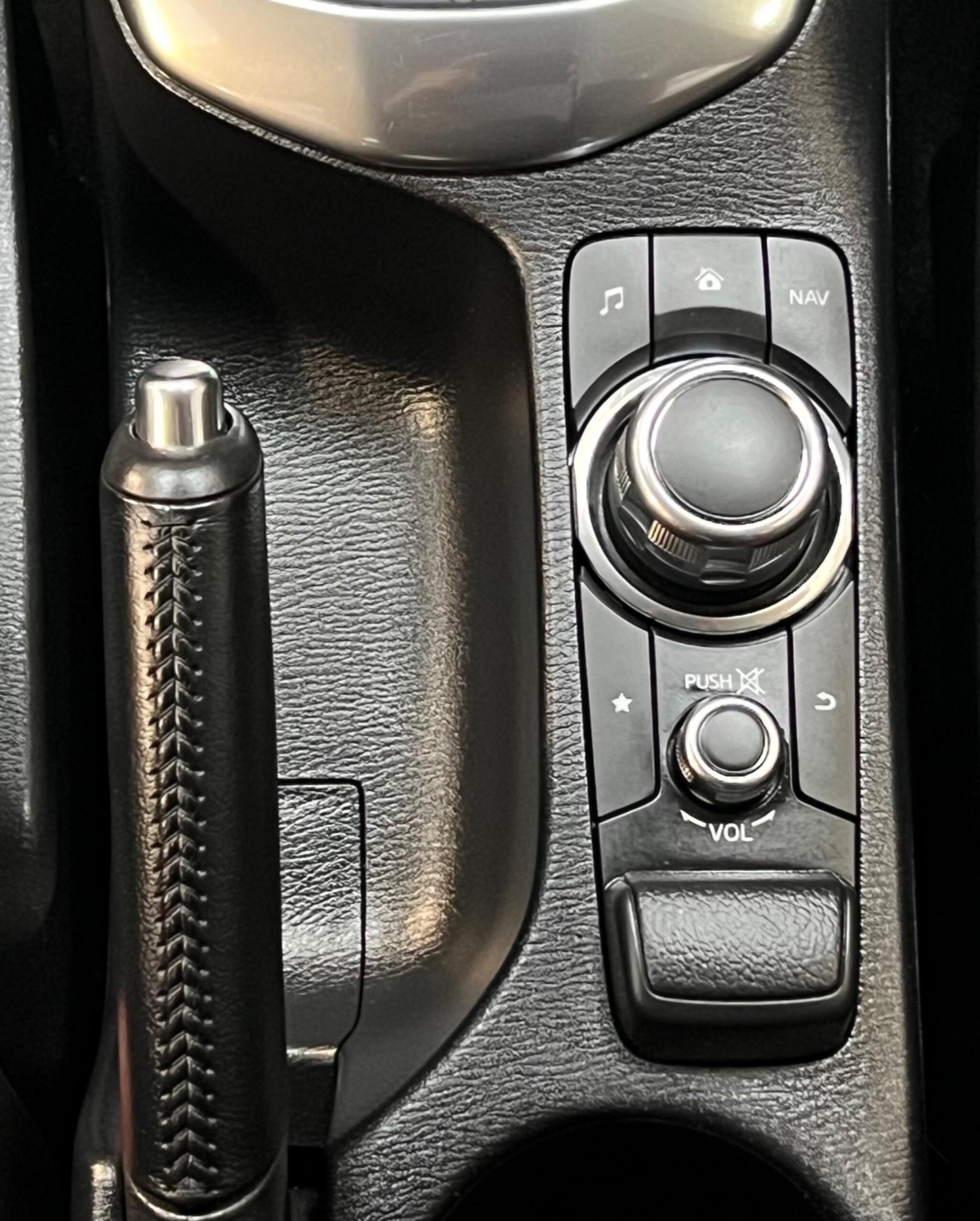 Used Mazda Mazda2 2016 for sale - 77793380: Photo 21