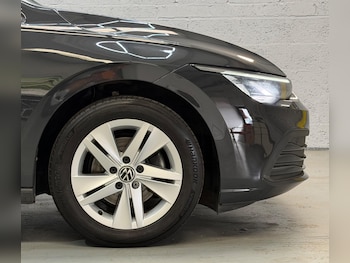 Used Volkswagen Golf 2023 for sale - 79034392: Photo