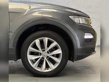 Used Volkswagen T-Roc 2020 for sale - 79317305: Photo