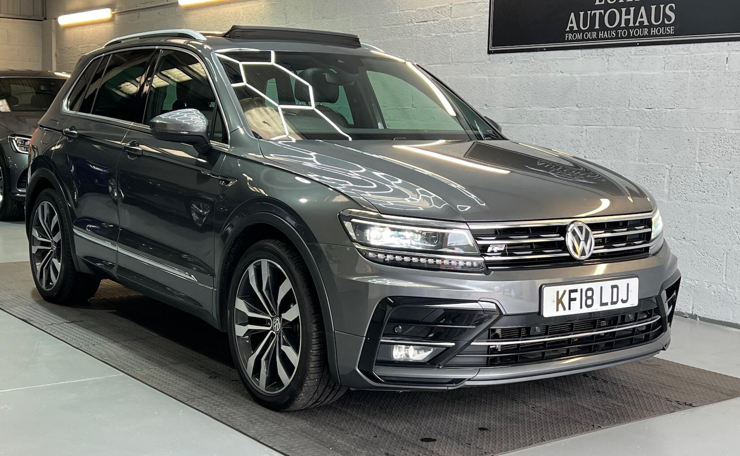 Used Volkswagen Tiguan 2018 for sale - 76753297: Photo 3